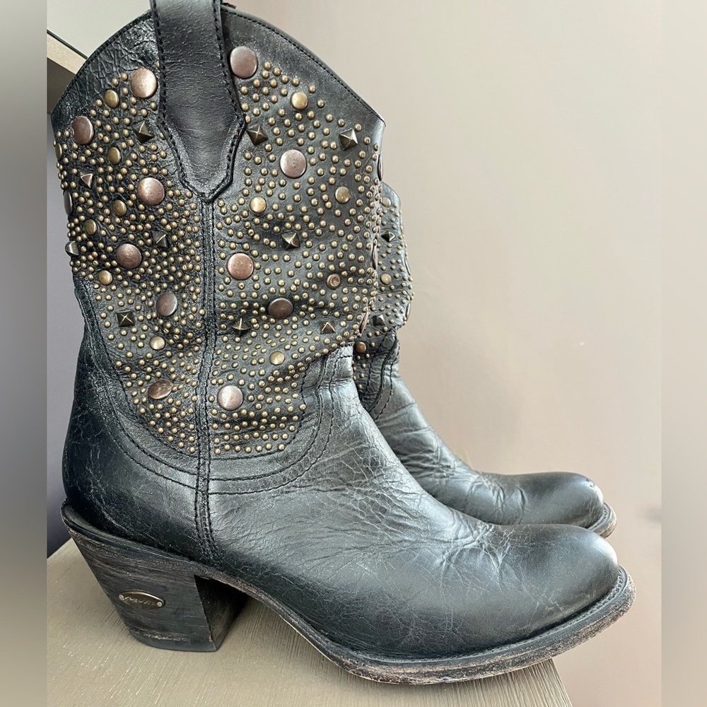 Muro black studded western boots size 9.5
